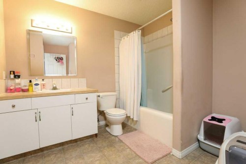 117 21 Street, Fort Macleod, AB - Indoor Photo Showing Bathroom