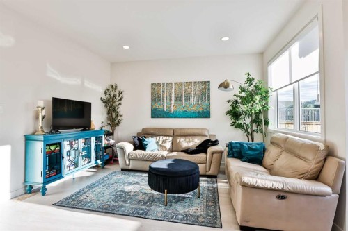1271 Pacific Circle West, Lethbridge, AB - Indoor Photo Showing Living Room