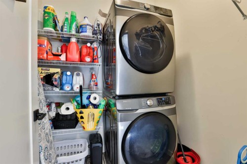1271 Pacific Circle West, Lethbridge, AB - Indoor Photo Showing Laundry Room