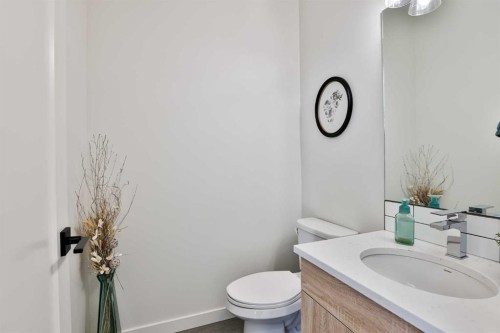 1271 Pacific Circle West, Lethbridge, AB - Indoor Photo Showing Bathroom