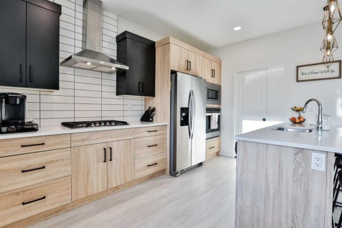 1271 Pacific Circle West, Lethbridge, AB - Indoor Photo Showing Kitchen