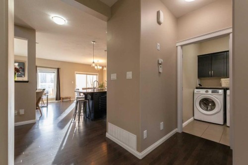 733 Twinriver Loop West, Lethbridge, AB - Indoor Photo Showing Laundry Room