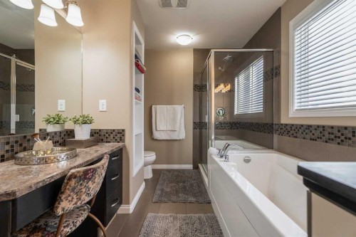 733 Twinriver Loop West, Lethbridge, AB - Indoor Photo Showing Bathroom