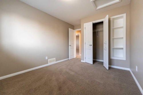 733 Twinriver Loop West, Lethbridge, AB - Indoor Photo Showing Other Room