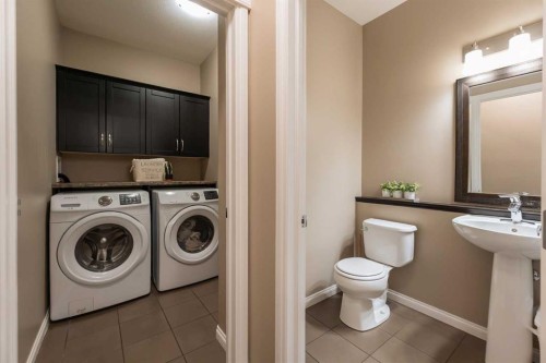 733 Twinriver Loop West, Lethbridge, AB - Indoor Photo Showing Laundry Room