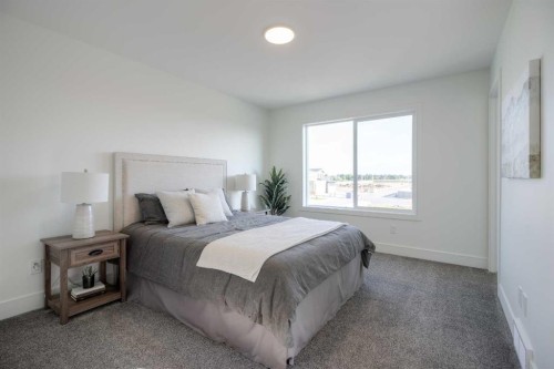 4329 28 Avenue South, Lethbridge, AB - Indoor Photo Showing Bedroom