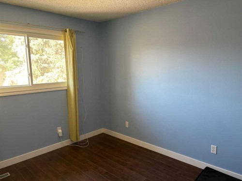 40 Cayuga Crescent West, Lethbridge, AB - Indoor Photo Showing Other Room