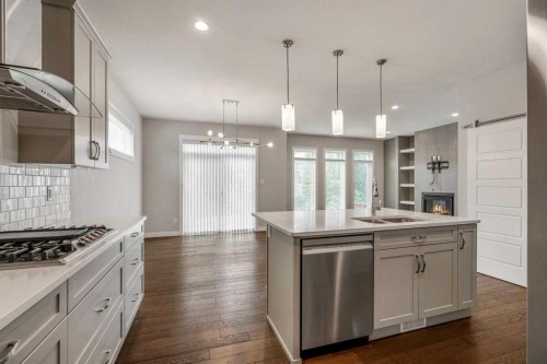 457 Westgate Crescent, Coaldale, AB - Indoor Photo Showing Kitchen With Upgraded Kitchen