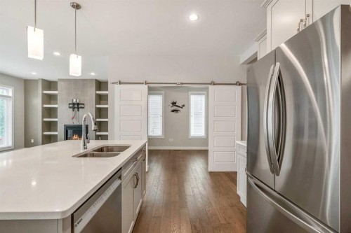 457 Westgate Crescent, Coaldale, AB - Indoor Photo Showing Kitchen With Stainless Steel Kitchen With Double Sink With Upgraded Kitchen