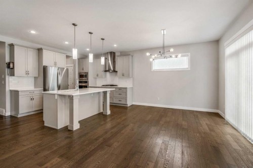 457 Westgate Crescent, Coaldale, AB - Indoor Photo Showing Kitchen With Stainless Steel Kitchen With Upgraded Kitchen