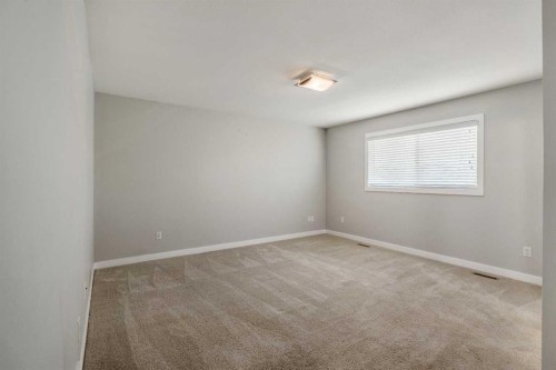 457 Westgate Crescent, Coaldale, AB - Indoor Photo Showing Other Room