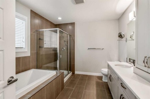 457 Westgate Crescent, Coaldale, AB - Indoor Photo Showing Bathroom