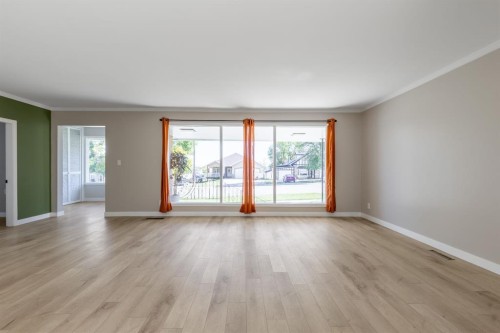 257 2 Street West, Cardston, AB - Indoor