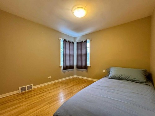 537 23 Street South, Lethbridge, AB - Indoor Photo Showing Bedroom