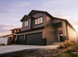 643 Sixmile Crescent SOUTH Lethbridge, AB T1K 8G4