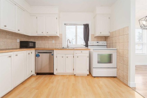 5202 44 Avenue, Taber, AB - Indoor Photo Showing Kitchen