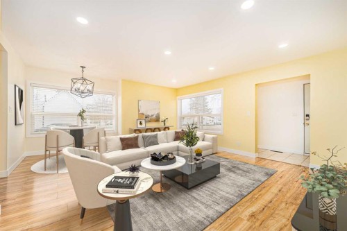 5202 44 Avenue, Taber, AB - Indoor Photo Showing Living Room