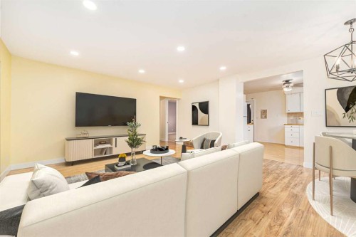 5202 44 Avenue, Taber, AB - Indoor Photo Showing Living Room