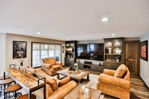 104 Buenavista Bay, Rural Lethbridge County, AB - Indoor Photo Showing Living Room