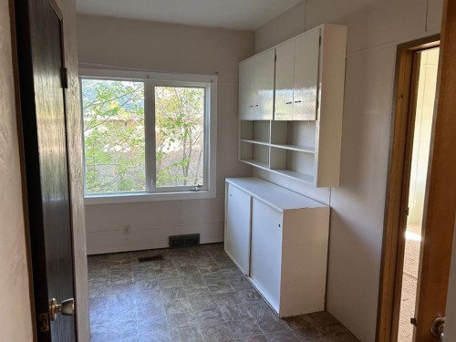 210 5 Street, Warner, AB - Indoor Photo Showing Other Room