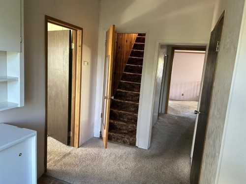 210 5 Street, Warner, AB - Indoor Photo Showing Other Room