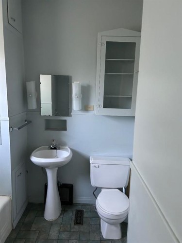 210 5 Street, Warner, AB - Indoor Photo Showing Bathroom