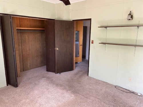 210 5 Street, Warner, AB - Indoor Photo Showing Other Room