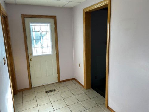 210 5 Street, Warner, AB - Indoor Photo Showing Other Room