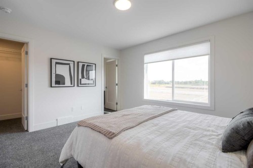 2545 16 Avenue North, Coaldale, AB - Indoor Photo Showing Bedroom