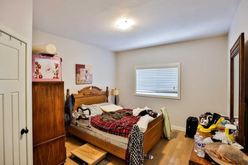 244 Sixmile Common South, Lethbridge, AB - Indoor Photo Showing Bedroom