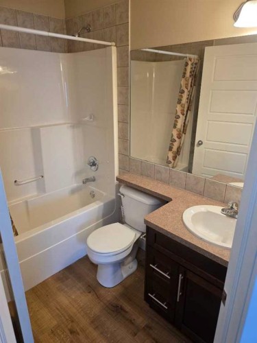 2216 18 Avenue, Coaldale, AB - Indoor Photo Showing Bathroom