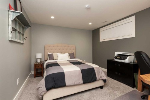 503 Keystone Chase West, Lethbridge, AB - Indoor Photo Showing Bedroom