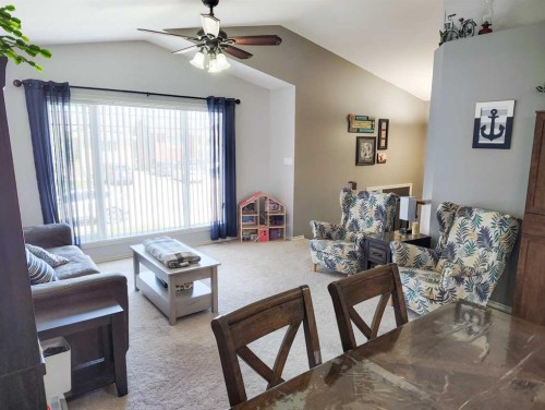 414 10A Street, Nobleford, AB - Indoor Photo Showing Living Room
