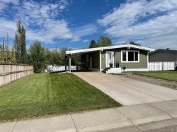 520 6 Street WEST Cardston, AB T0K 0K0