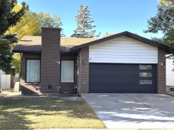 418 Dieppe Boulevard SOUTH Lethbridge, AB T1J 3X1