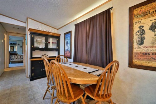 225075 Twp Rd 55, Magrath, AB - Indoor Photo Showing Dining Room