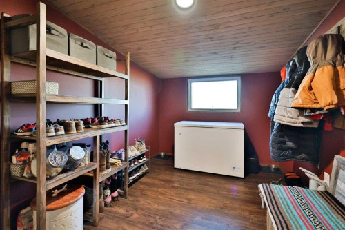 225075 Twp Rd 55, Magrath, AB - Indoor