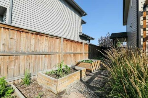 196 Coalbanks Boulevard West, Lethbridge, AB - Outdoor