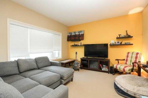 196 Coalbanks Boulevard West, Lethbridge, AB - Indoor Photo Showing Living Room