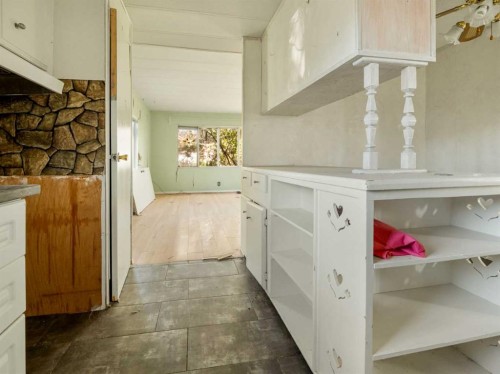 404 5 Avenue, Warner, AB - Indoor Photo Showing Other Room