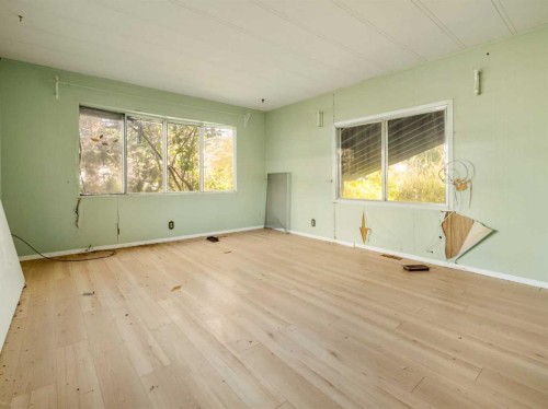 404 5 Avenue, Warner, AB - Indoor Photo Showing Other Room