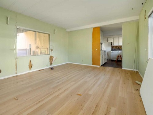 404 5 Avenue, Warner, AB - Indoor Photo Showing Other Room