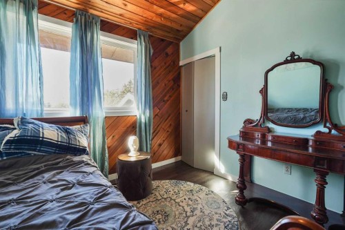 121S 100W, Raymond, AB - Indoor