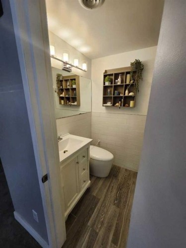 8555 Addison Place Se, Calgary, AB - Indoor Photo Showing Bathroom