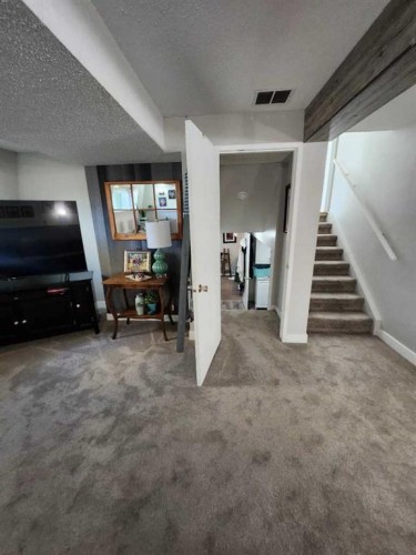 8555 Addison Place Se, Calgary, AB - Indoor