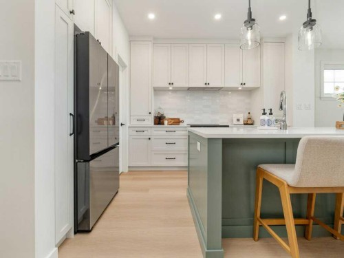 3028 21 Street, Coaldale, AB - Indoor Photo Showing Kitchen With Upgraded Kitchen