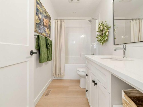 3028 21 Street, Coaldale, AB - Indoor Photo Showing Bathroom