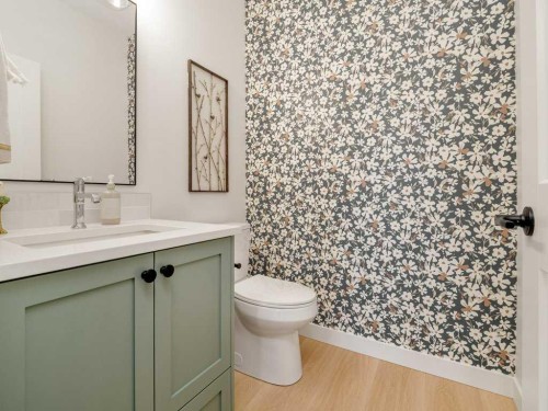 3028 21 Street, Coaldale, AB - Indoor Photo Showing Bathroom