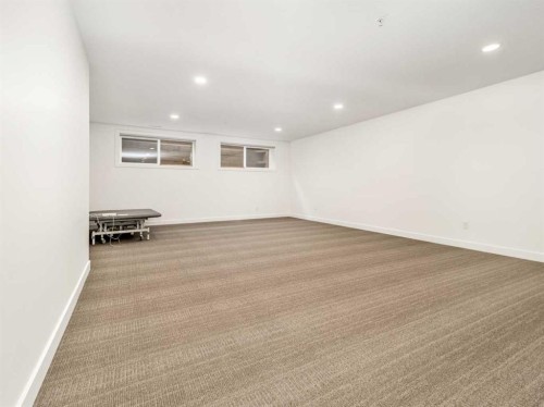 108 Gateway Mews South, Lethbridge, AB - Indoor Photo Showing Other Room