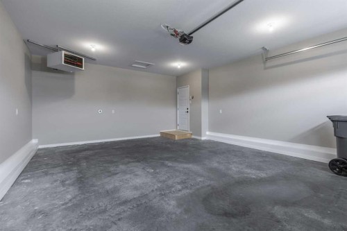 332 9 Street North, Picture Butte, AB - Indoor Photo Showing Garage